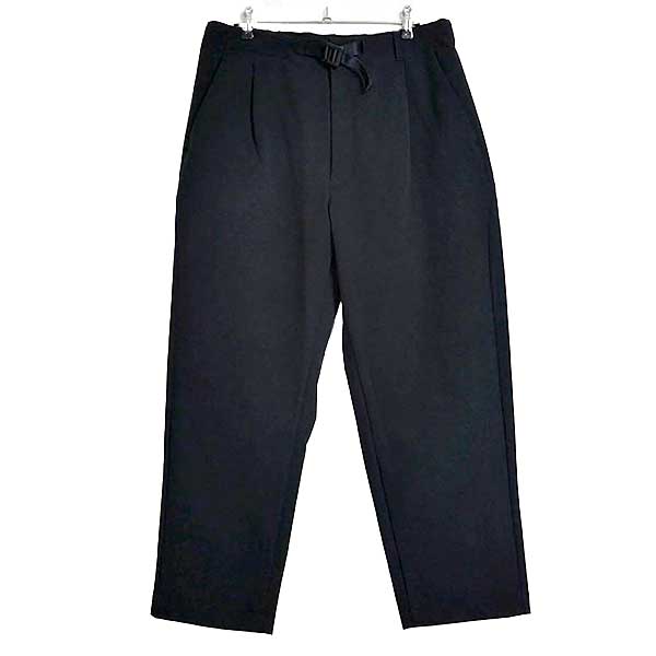 One Tuck Tapered Stretch Pants
