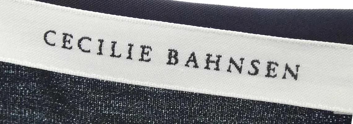 CECILIE BAHNSEN: 新しい形のフェミニンデザイン
