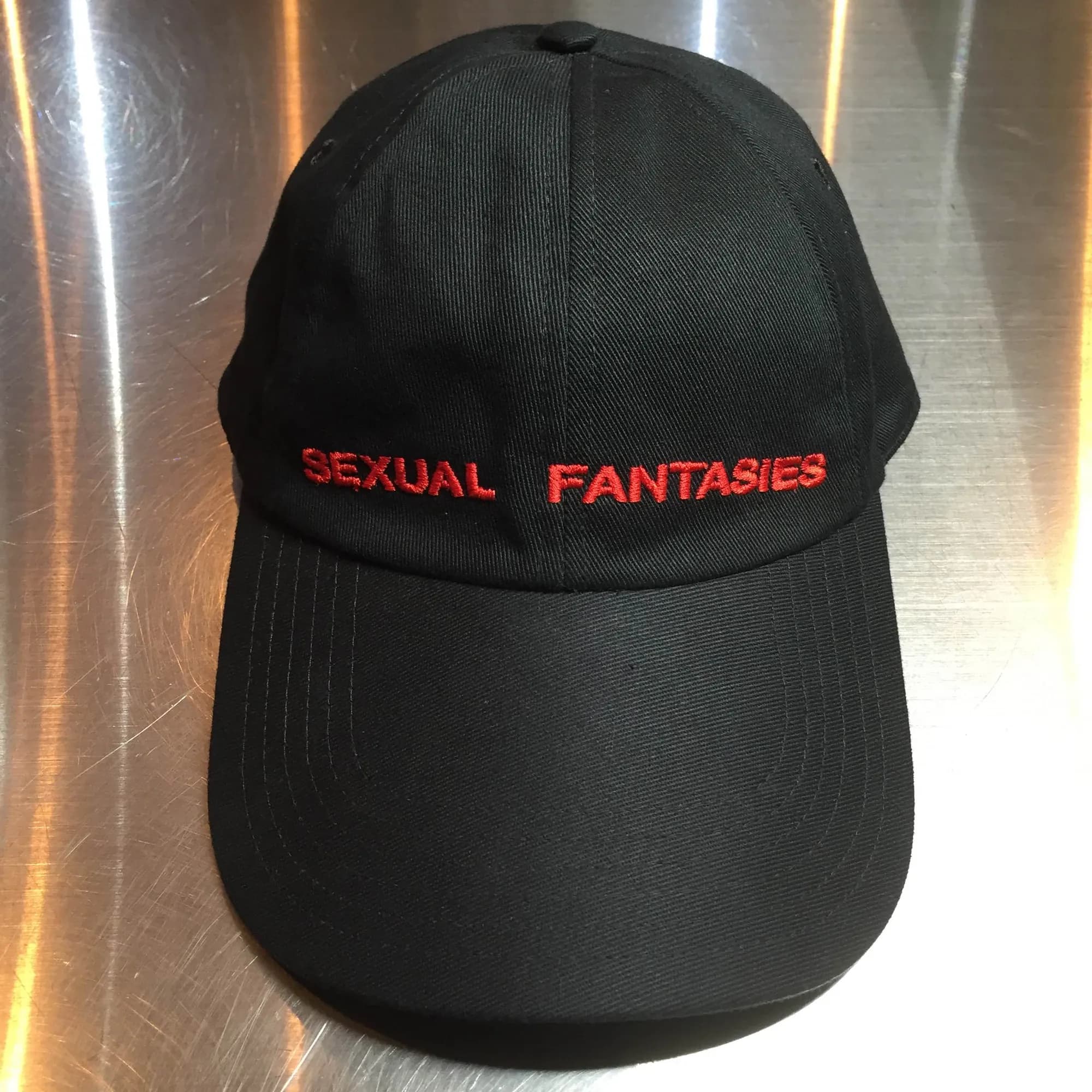 VETEMENTS VETEMENTS 16AW SEXUAL FANTASIES 刺繍キャップ