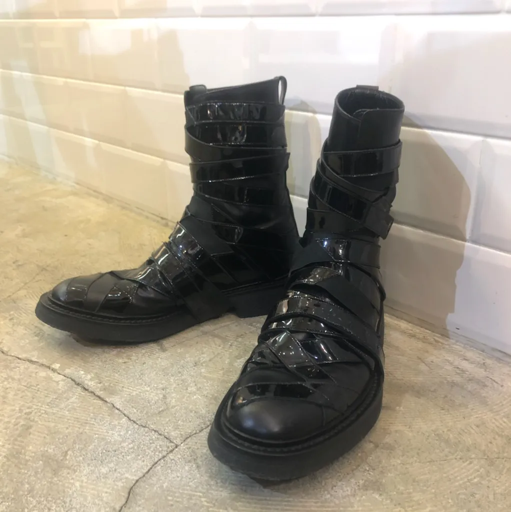 Dior HOMME DIOR HOMME 08AW パテントレザースパイラルストラップラバーソールブーツ