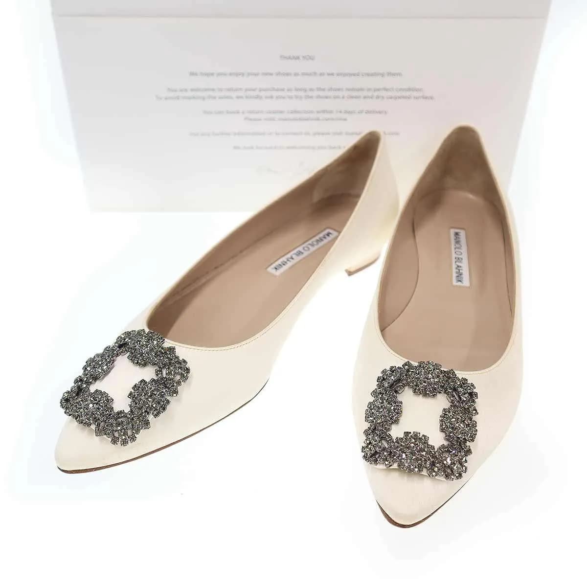 MANOLO BLAHNIK マノロブラニク HANGISI FLAT ハンギシ ビジューバックル サテンパンプス
