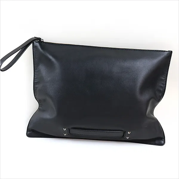 VALENTINO VALENTINO GARAVANI ピラミッドスタッズ装飾クラッチバッグ