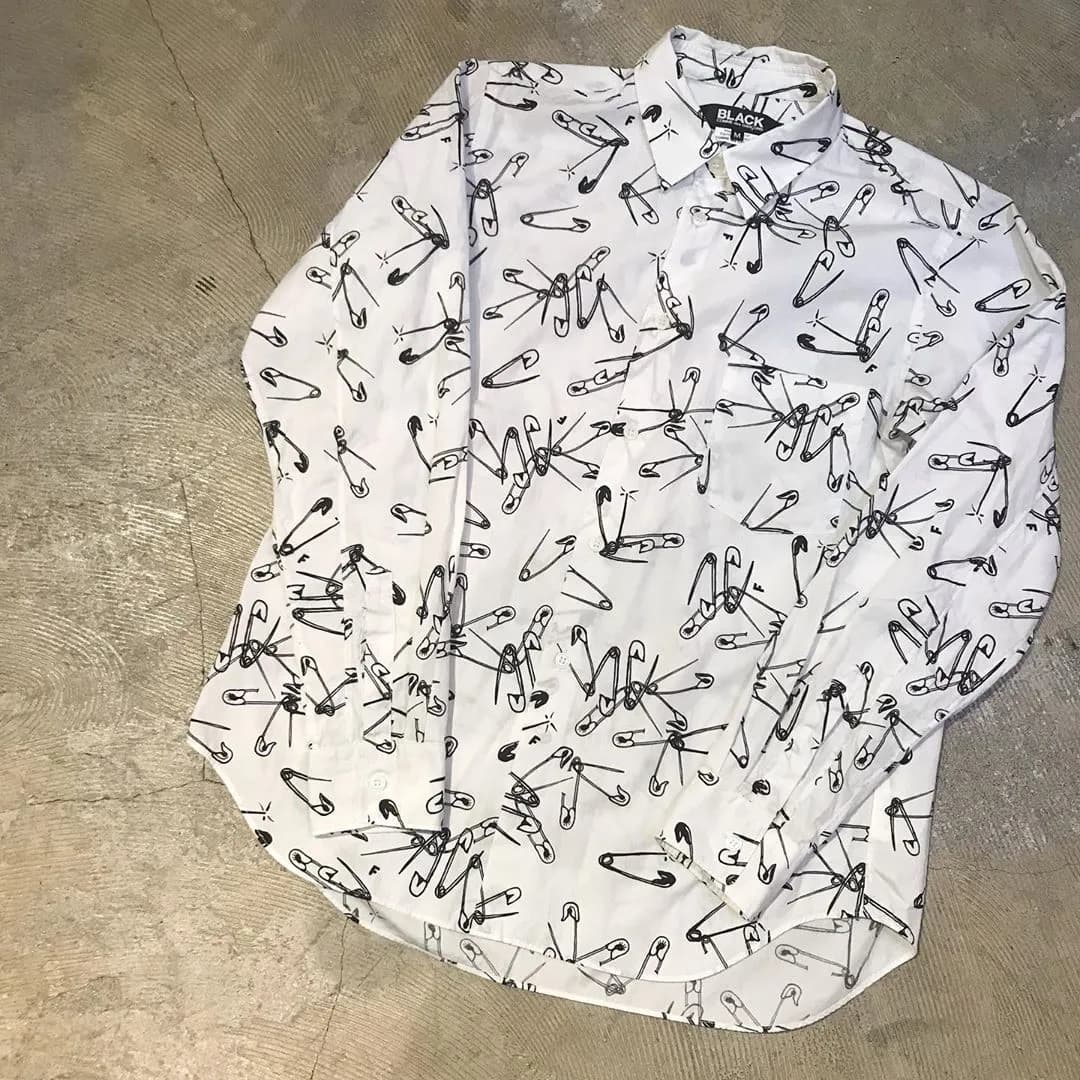 COMME des GARCONS BLACK COMME des GARCONS 16AW 安全ピンプリントコットンブロードシャツ