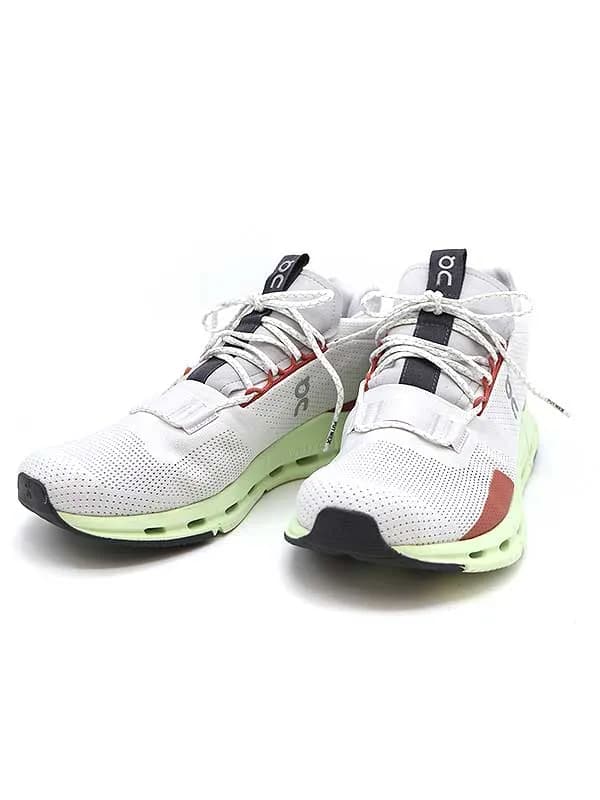 On オン Running Cloudnova ランニングシューズ