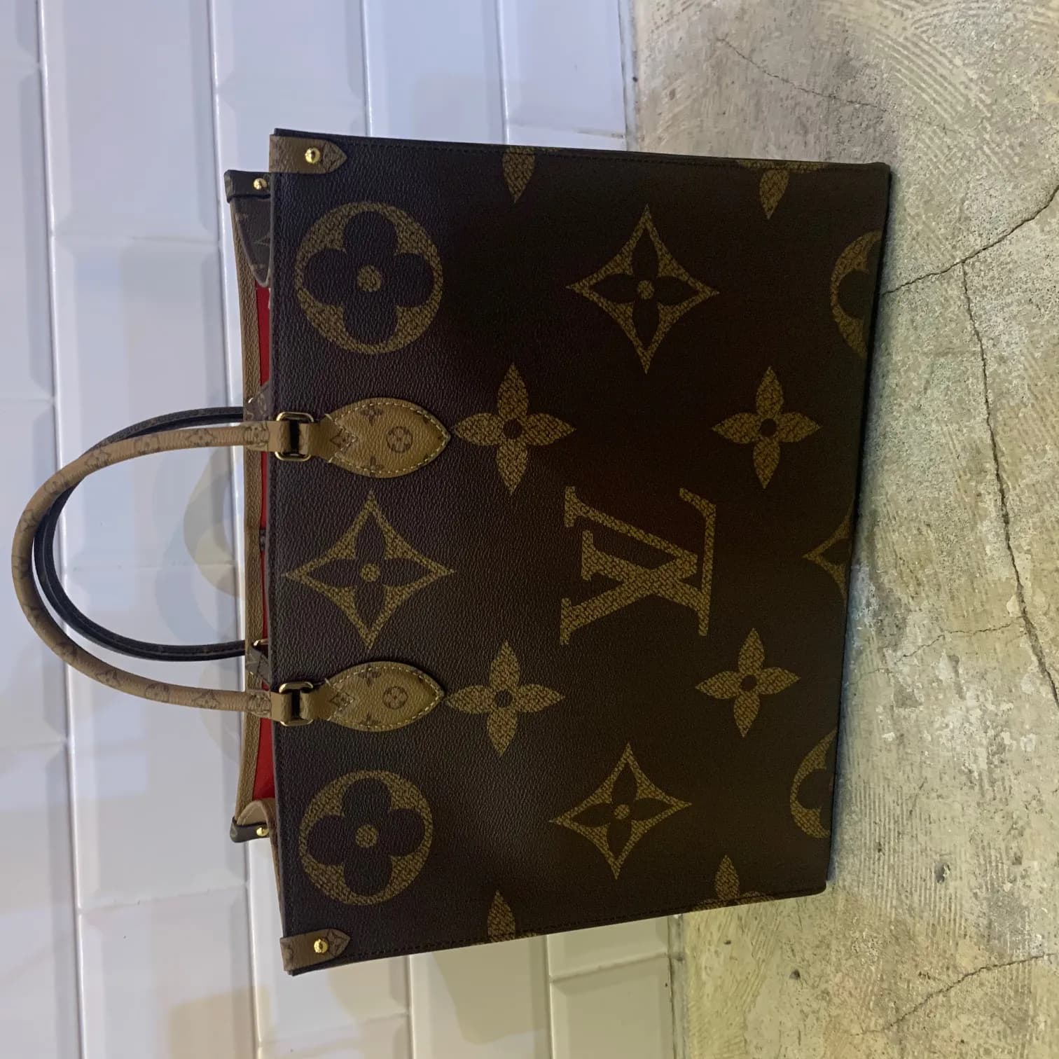 LOUIS VUITTON LOUIS VUITTON ON THE GO GM