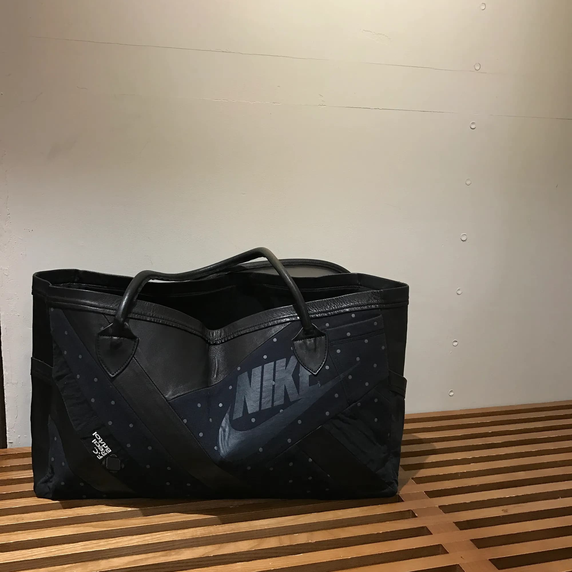 F.C.Real Bristol F.C.Real Bristol×DR ROMANELLI リメイクレザー切替トートバッグ