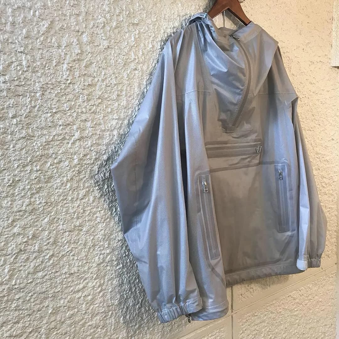 ISSEY MIYAKE ISSEY MIYAKE MEN 13AW ランウェイ着 LOOK20 ハイネックポリエステルプルオーバーパーカー