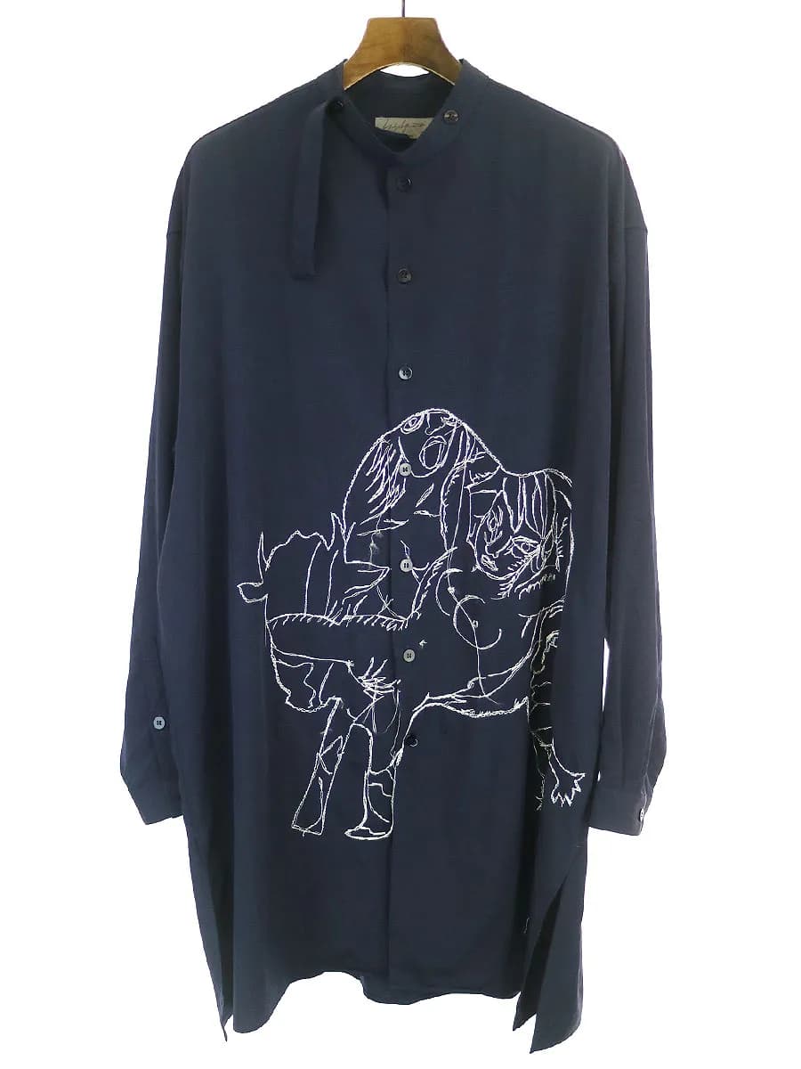 Yohji Yamamoto ヨウジヤマモト プール オム 20SS LOOK21 朝倉優佳 牛刺繍スタンドカラーデシンロングシャツ