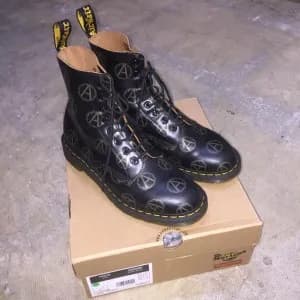 Supreme Supreme × UNDERCOVER × Dr.Martens 16AW Anarchy 8-Eye Boot UK8
