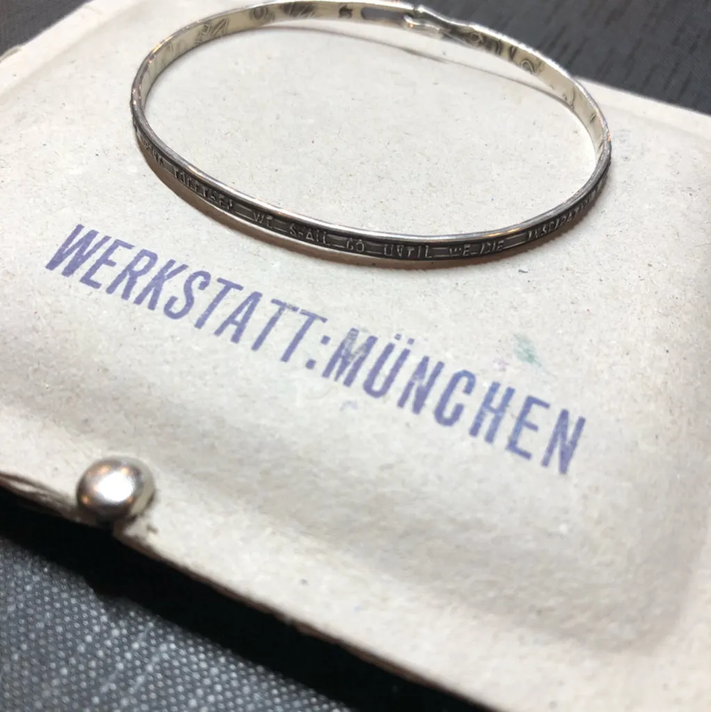 WERKSTATT:MUNCHEN WERKSTATT MUNCHEN BANGLE HOOK LYRICS