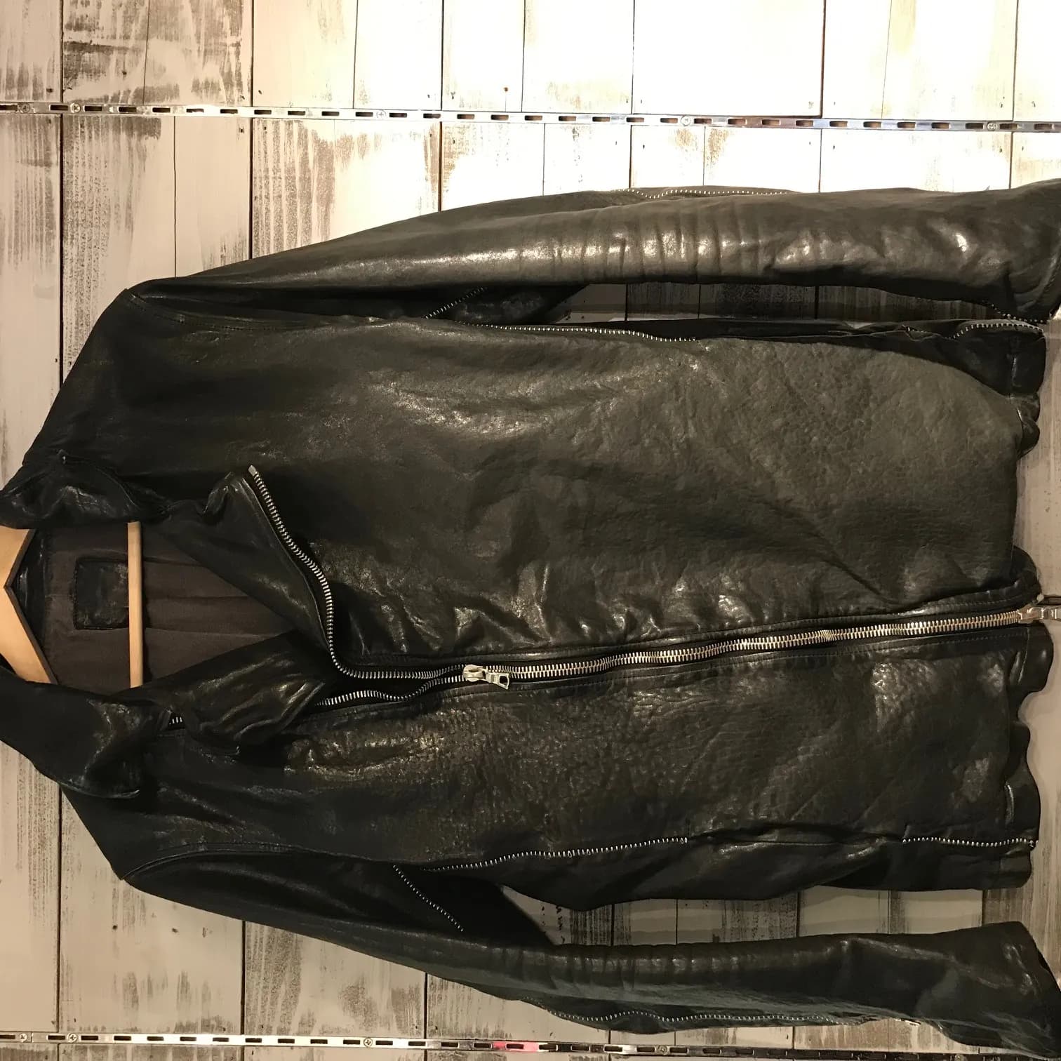 ISAMU KATAYAMA BACKLASH ISAMU KATAYAMA BACKLASH ポーランドショルダー製品染めオーバーロックダブルレザーライダース