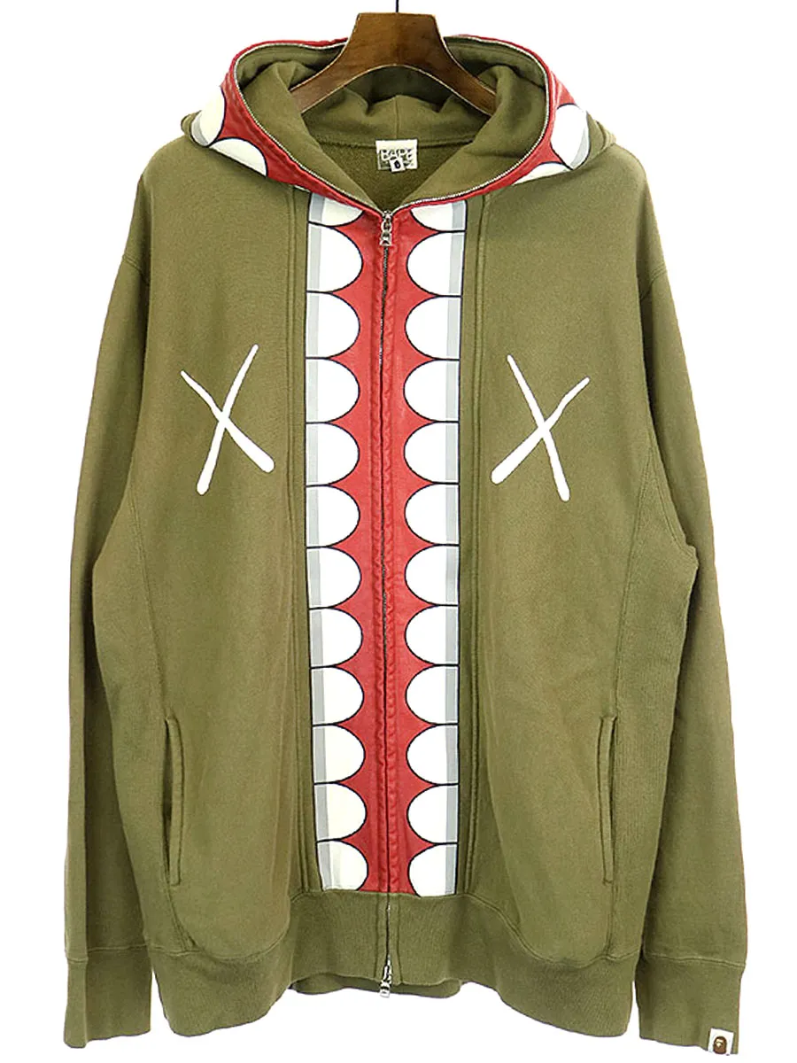 A BATHING APE ア ベイシング エイプ×カウズ ジップアップパーカー
