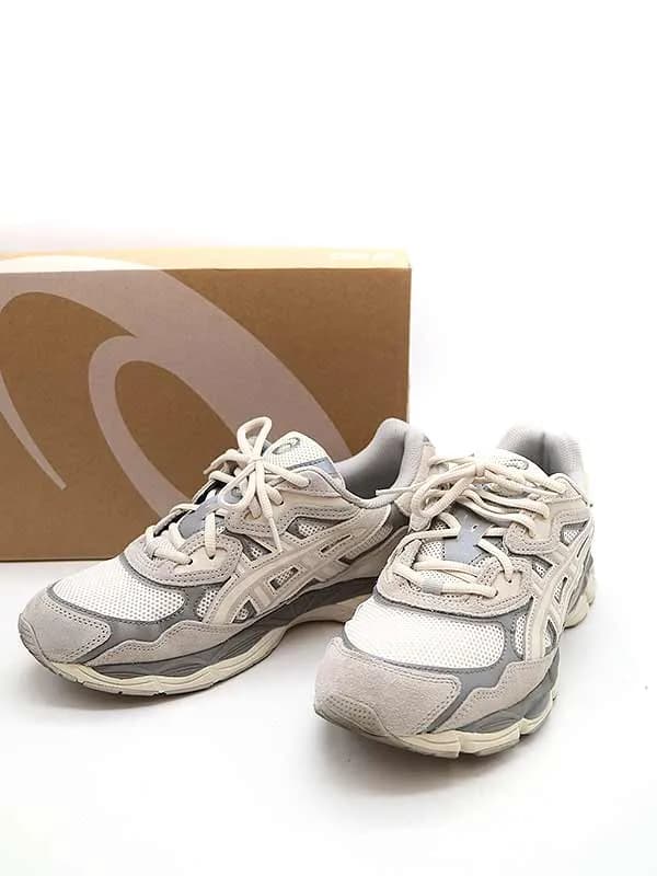 ASICS アシックス GEL-NYC CREAM/OYSTER GREY スニーカー