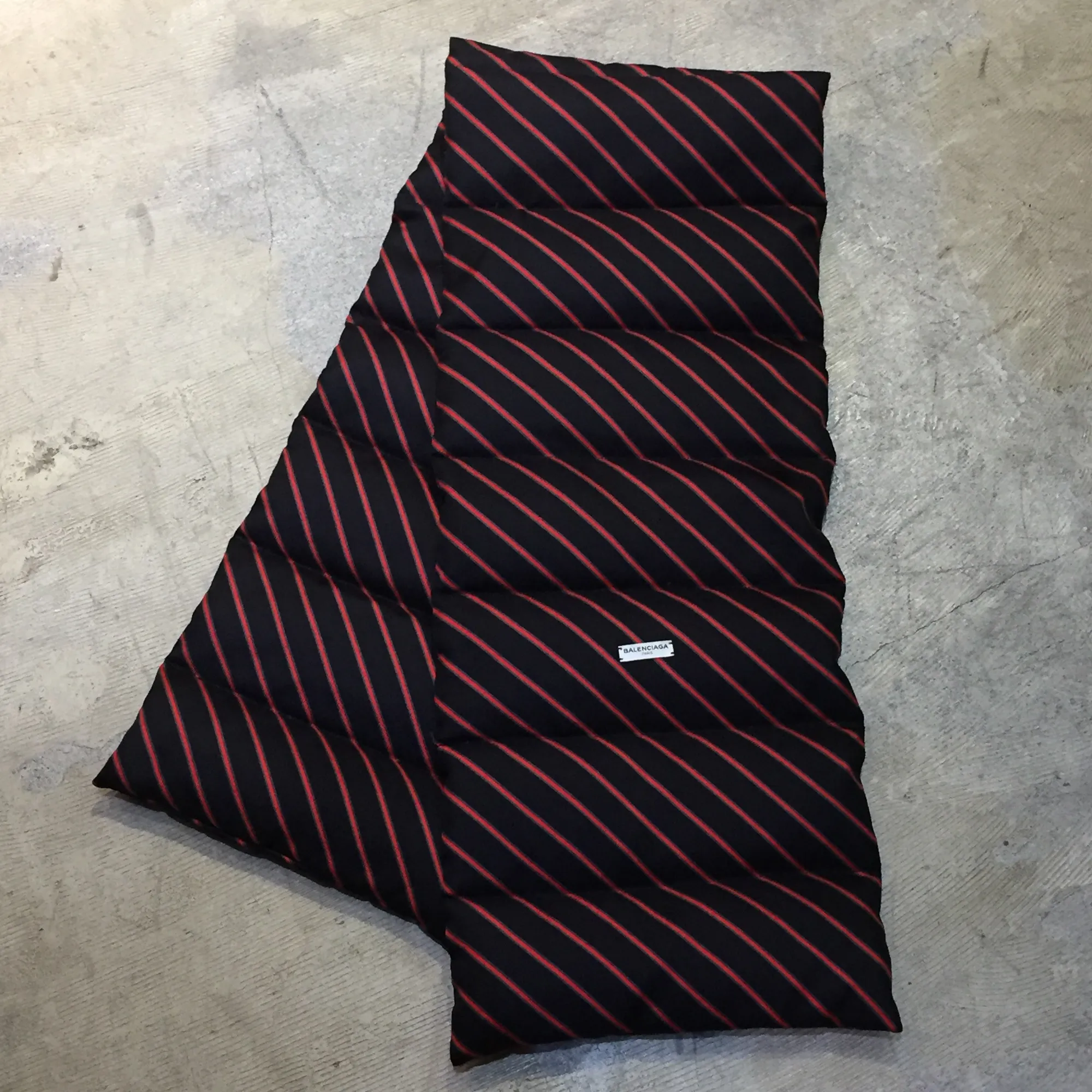 BALENCIAGA BALENCIAGA 16AW ボーダー柄ダウンマフラー