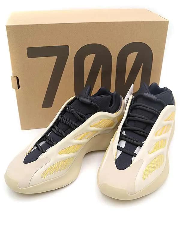 adidas アディダス YEEZY 700 V3 SAFFLOWER ローカットスニーカー