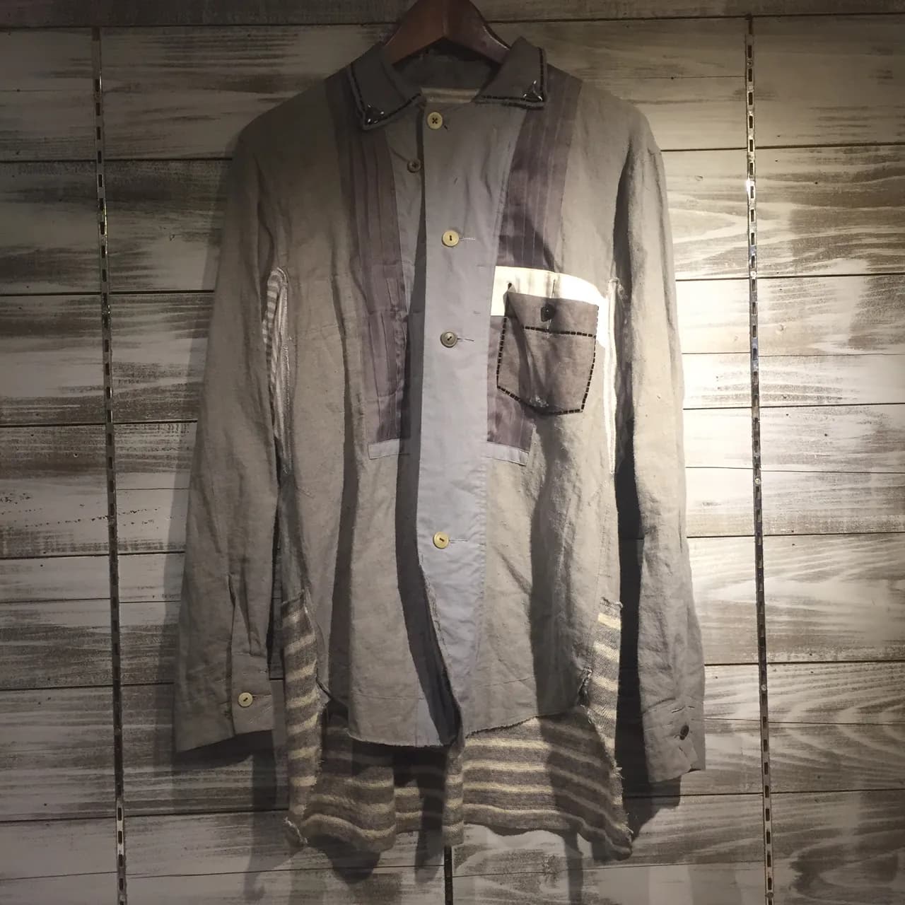 TAKAHIROMIYASHITA The SoloIst. TAKAHIRO MIYASHITA The SoloIst×SWAROVSKI ELEMENTS wide collar shirt