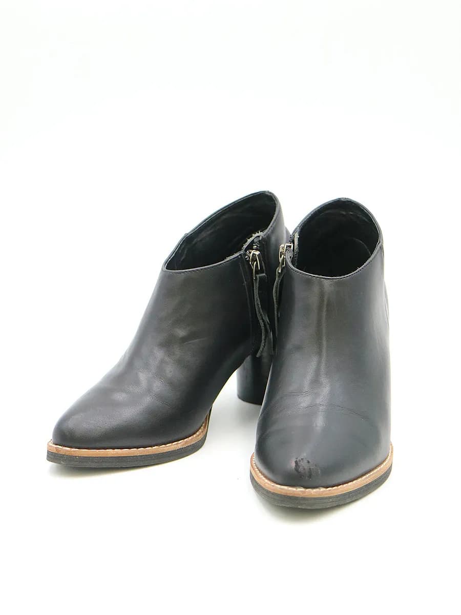 Y's Y's 13AW ポインテッドトゥレザーブーティ
