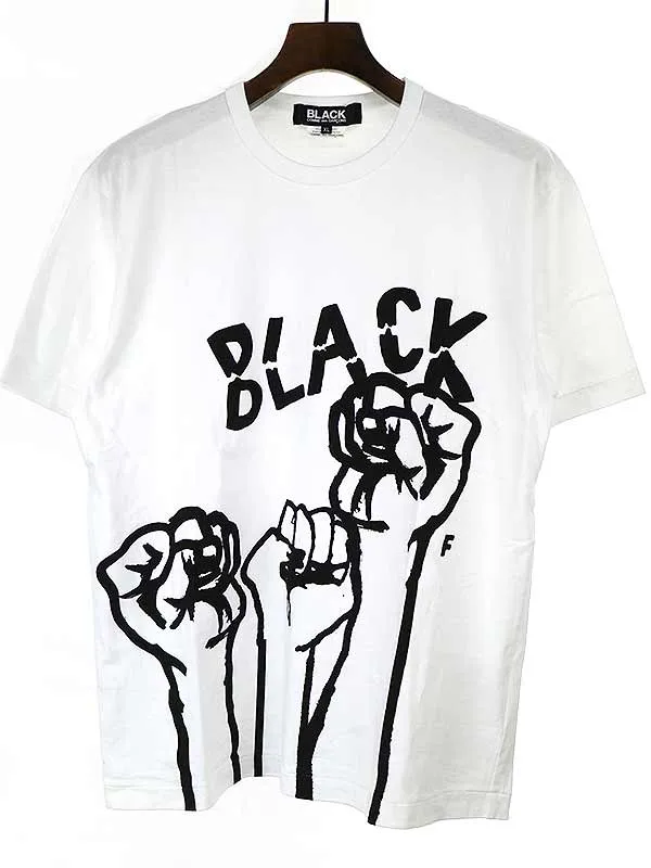 COMME des GARCONS ブラック コムデギャルソン THREE FIST TEE プリントTシャツ