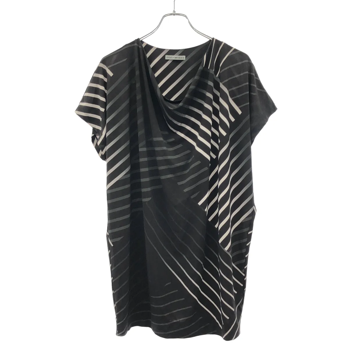 ISSEY MIYAKE イッセイミヤケ 15AW ラインデザインノースリーブトップス