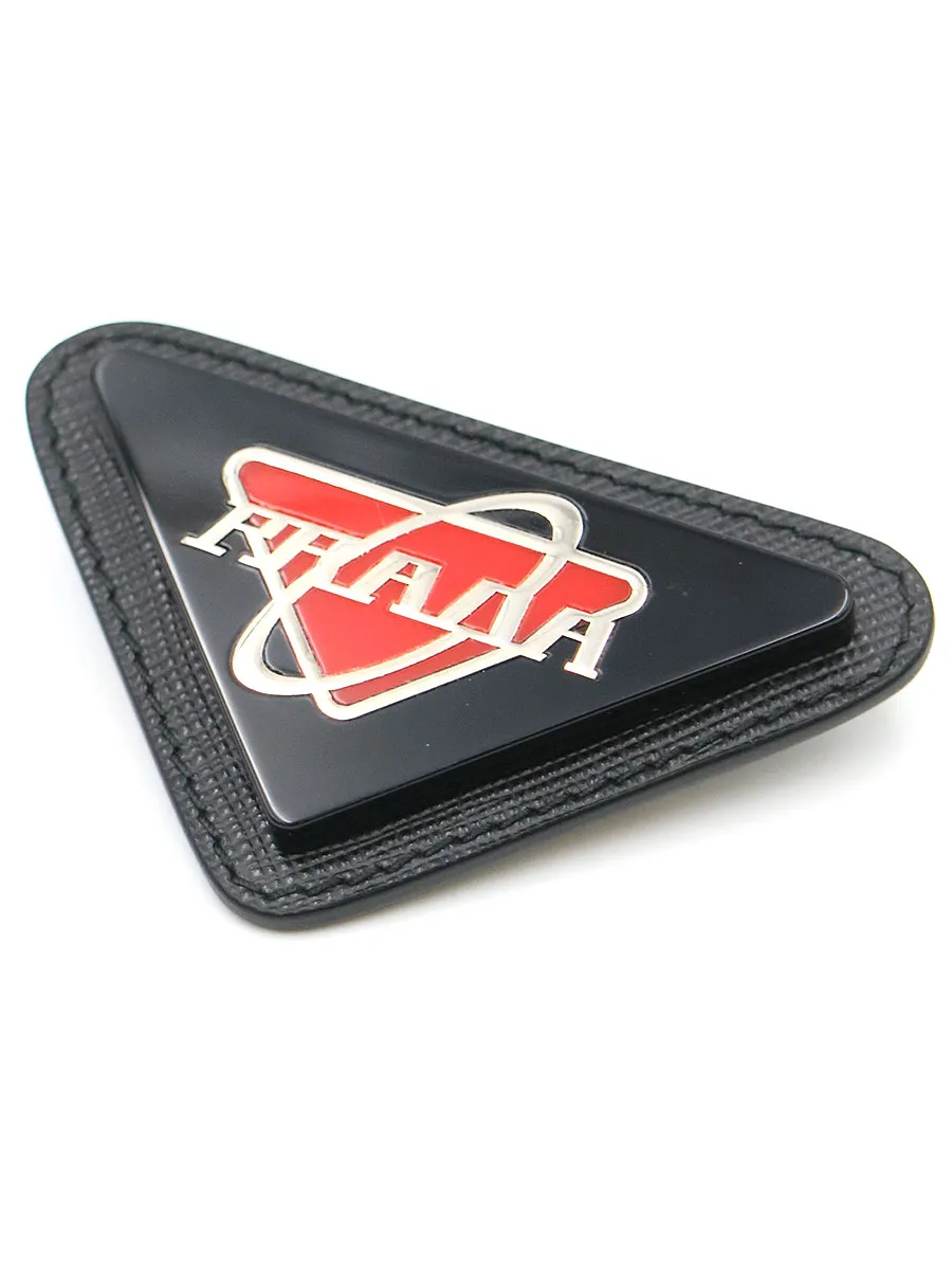 PRADA プラダ トライアングル ピンバッチ 小物