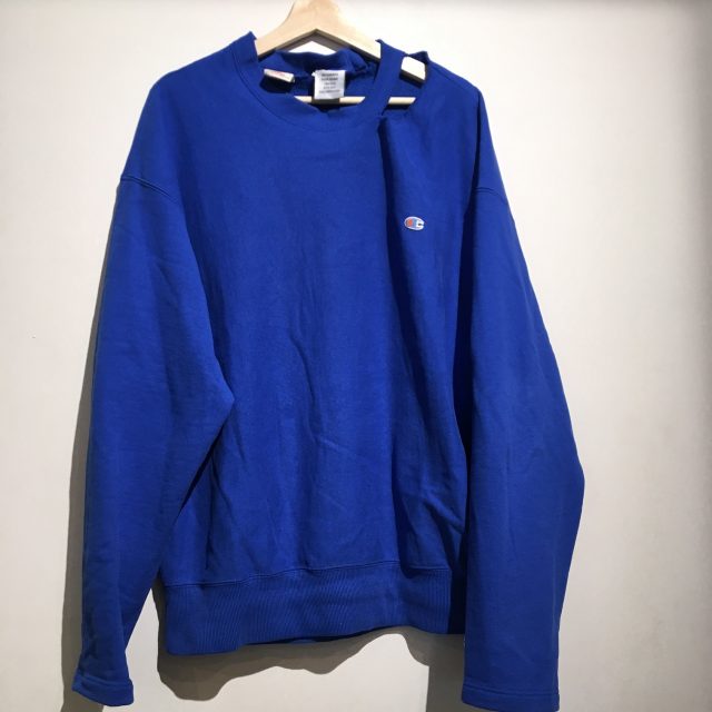 17SS CHAMPION CUT OUT NECKLINE スウェットトレーナー