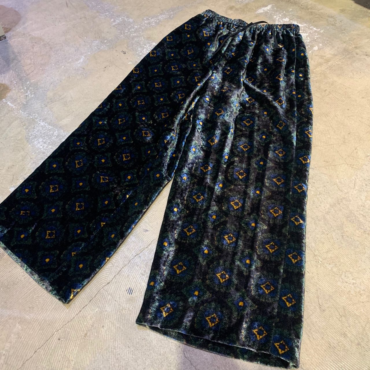 TOGA VIRILIS 19AW VELVET PRINT PANTS